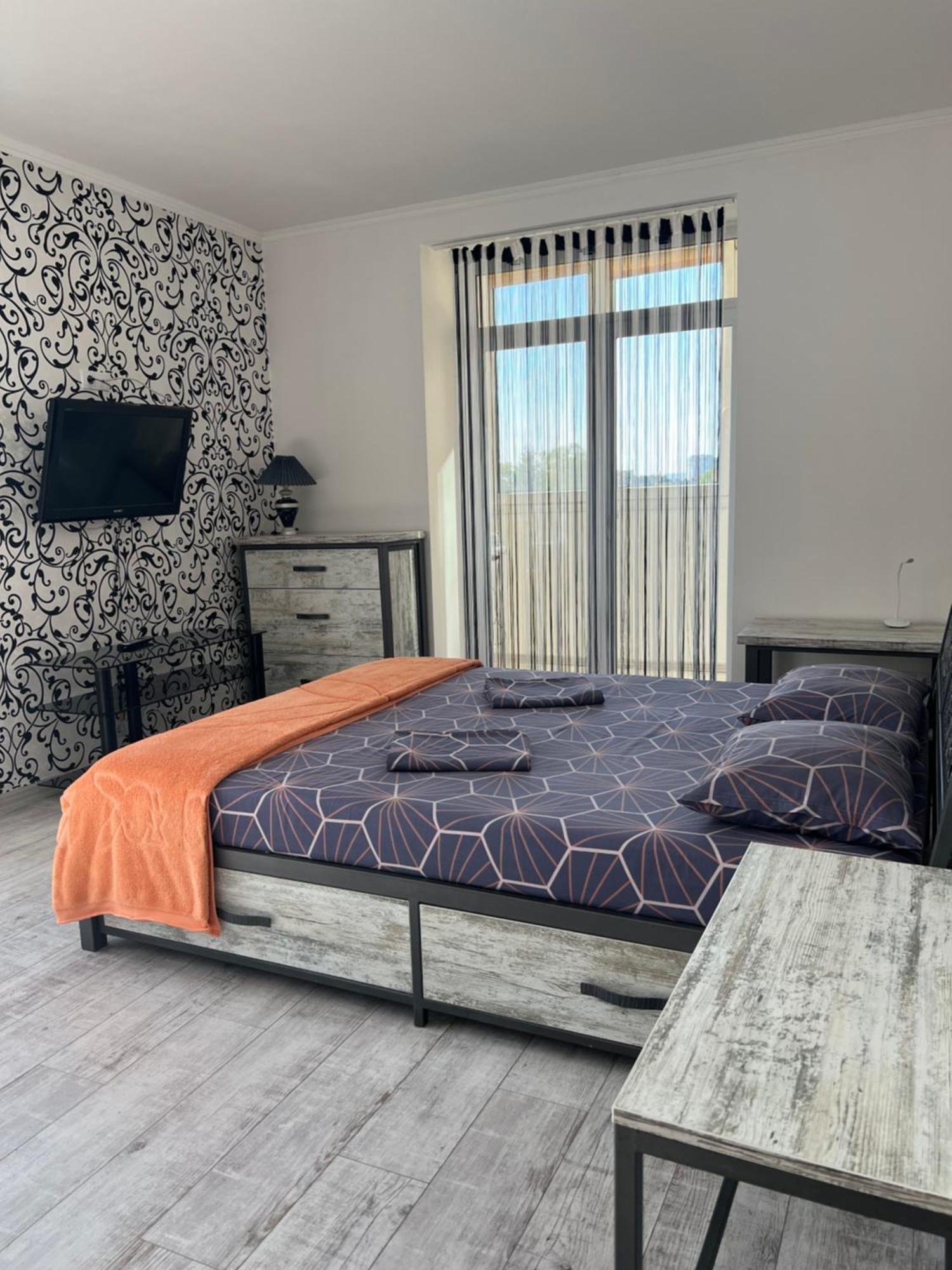 Home In Center With Jacuzzi Ivano-Frankivsk Exterior foto